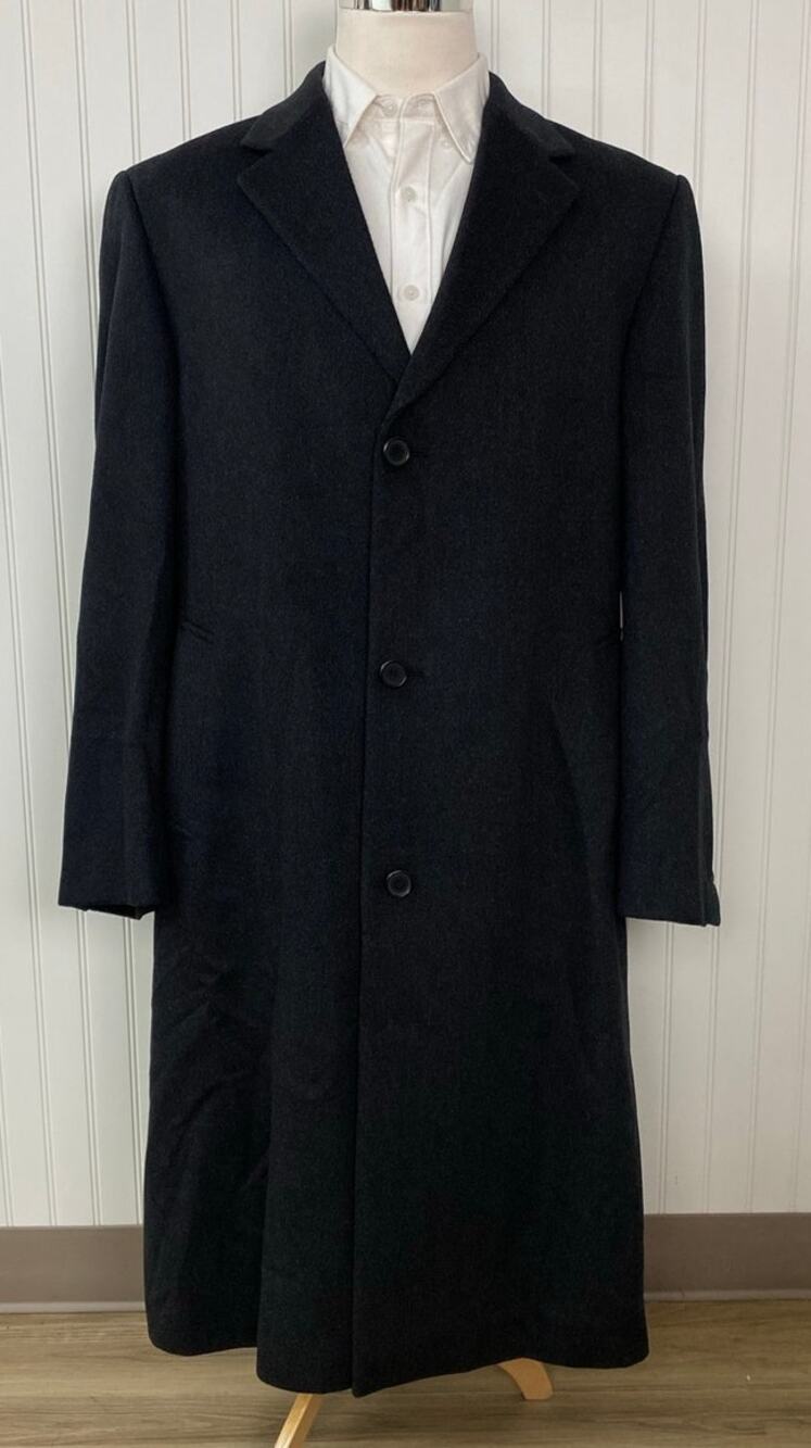 Men Calvin Klein 100% cashmere 3-button full length winter over coat, 42L